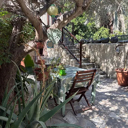 Avli-the Courtyard Konukevi Lefkoşa