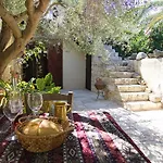 Penzion Avli-the Courtyard 4*